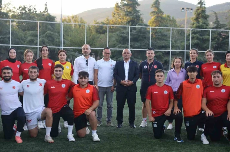 Başkan Söğüt geleceğin en büyük umut kaynağı sporcularla bir arada