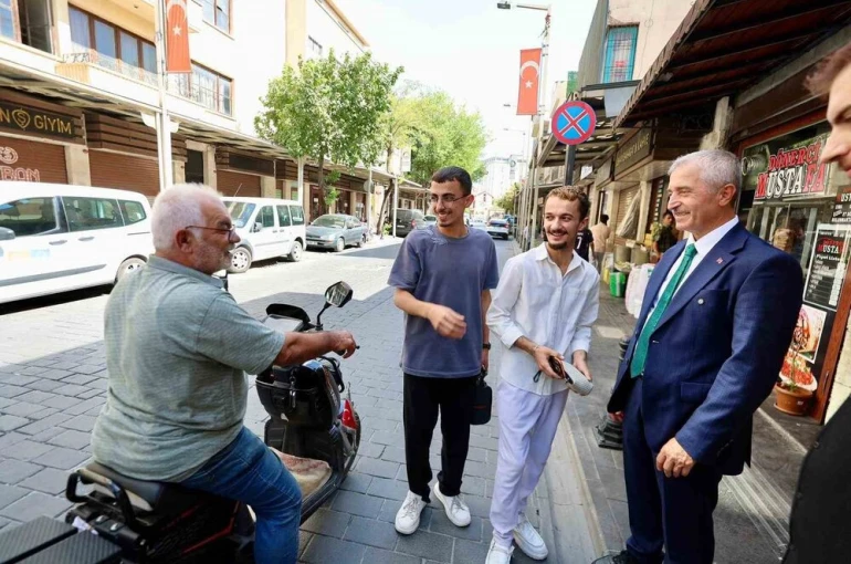 Başkan Tahmazoğlu, çarşı esnafı ve vatandaşlarla buluştu