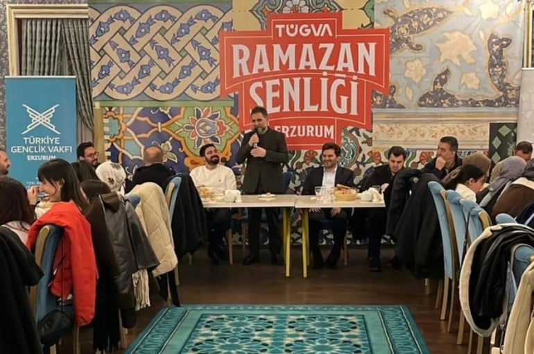 Başkan Uçar, TÜGVA iftarında gençlerle buluştu