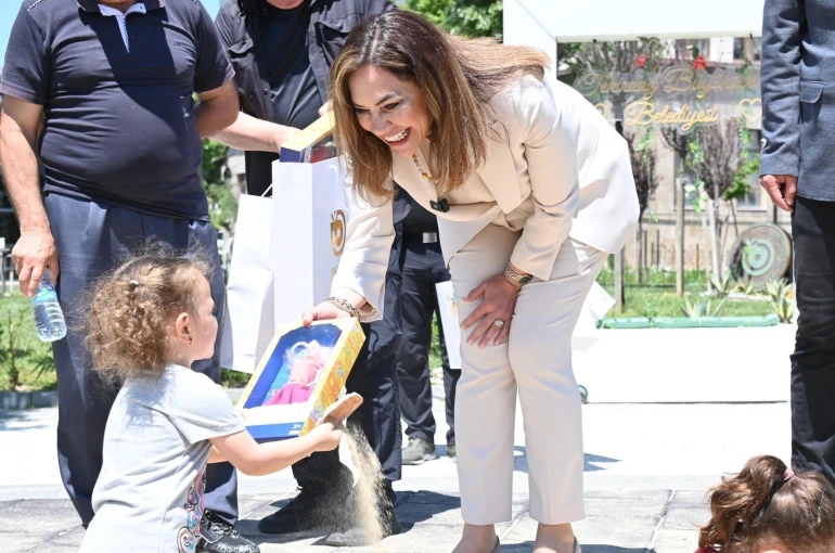 Başkan Yüceer vatandaşlarla bayramlaştı