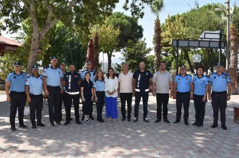 Başkan Zencirci’den zabıta personeline kahvaltılı kutlama
