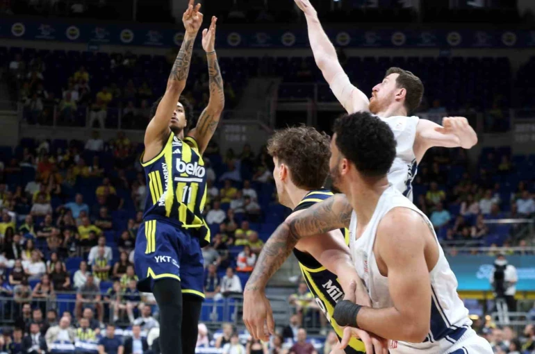 Basketbol Süper Ligi: Fenerbahçe: 60 - A. Efes: 59