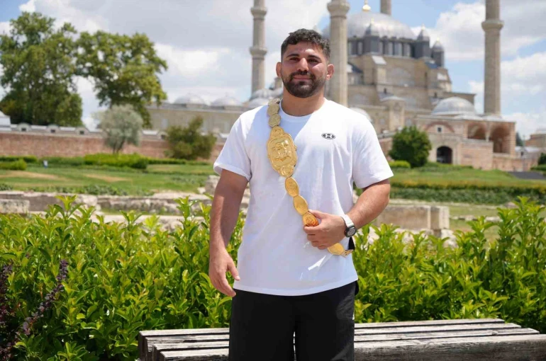 Başpehlivan Erkan Taş: "Hedefim altın kemeri uzun yıllar korumak"