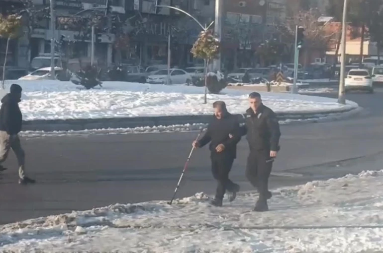 Batman polisinden örnek davranış