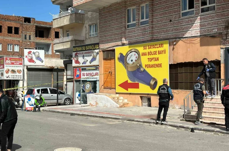 Batman’da çatında düşen genç hayatını kaybetti 
