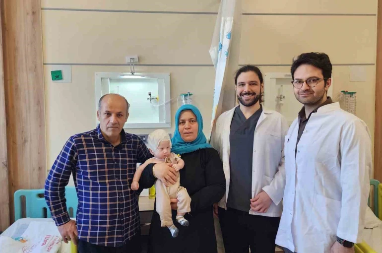 Batman’da kraniyosinostoz teşhisi konulan 5 aylık bebek 3 saatlik ameliyatla sağlığına kavuştu