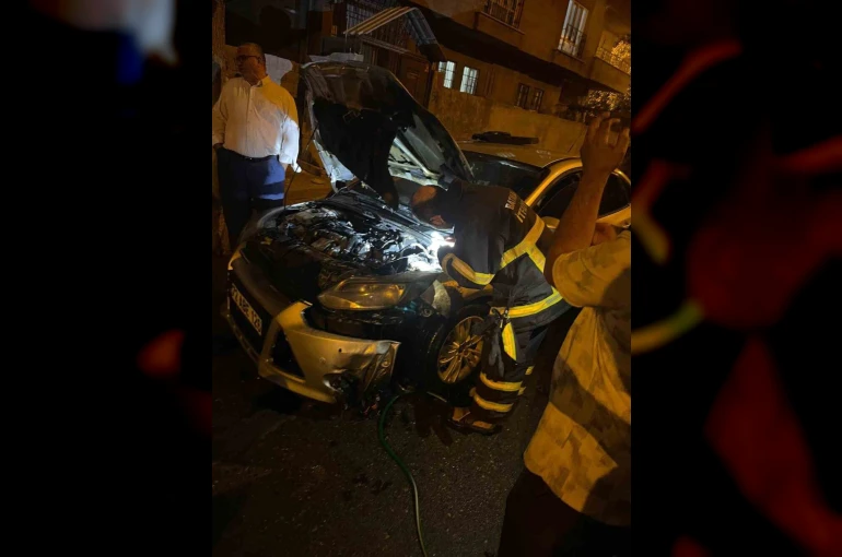 Batman’da park halindeki otomobil alev aldı