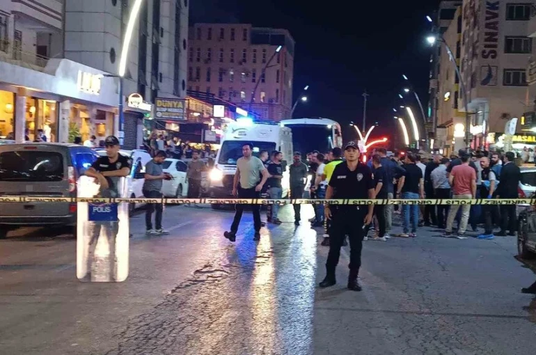 Batman’da silahlı kavga: Olaya müdahale eden polis yaralandı