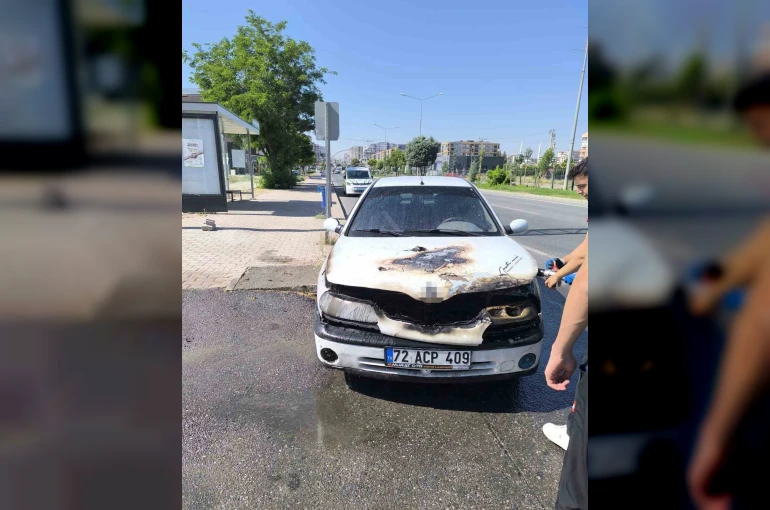 Batman’da yanan otomobil itfaiye ekiplerince söndürüldü