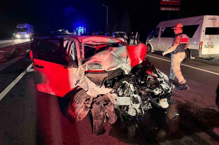 Batman’da zincirleme trafik kazası: 5 kişi yaralandı, 2 büyükbaş hayvan telef oldu