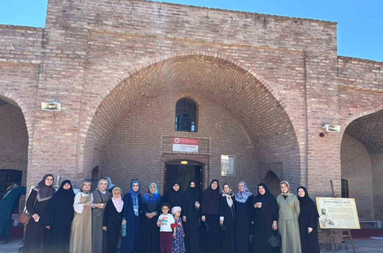 Batmanlı Kur’an kursu öğreticileri, Cizre’yi gezdi