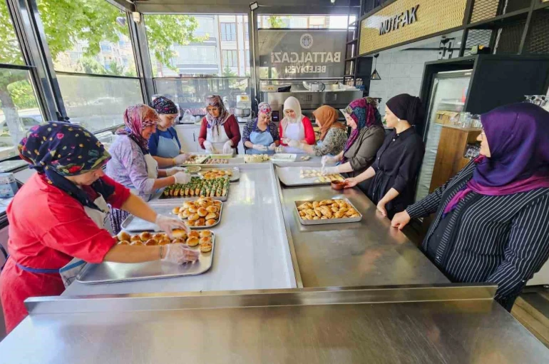 Battalgazi Belediyesi Kadın Kooperatifi, Trafik Park’ta hizmet vermeye başladı