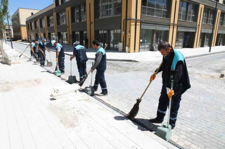 Battalgazi Belediyesi’nden Akpınar Çarşısı’nda temizlik çalışması