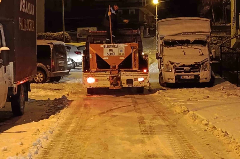Battalgazi’de gece boyu kar mesaisi 
