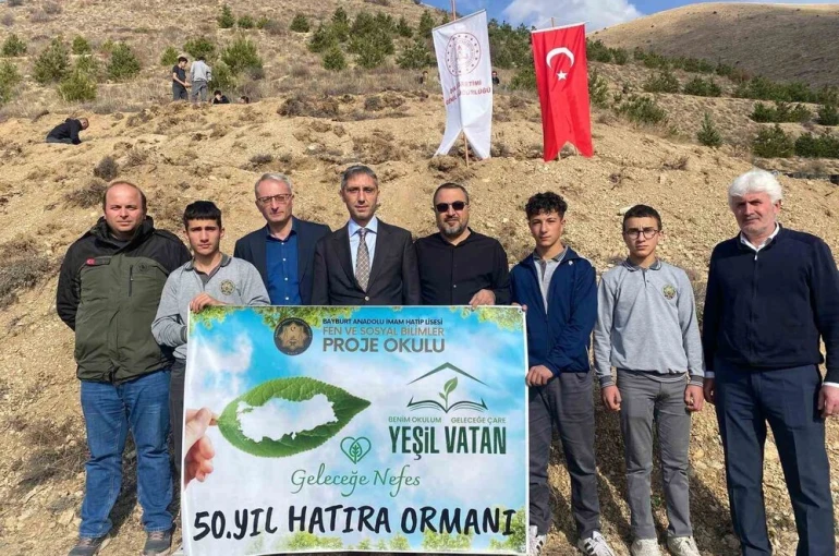 Bayburt Anadolu İmam Hatip Lisesi tarafından hatıra ormanı oluşturuldu