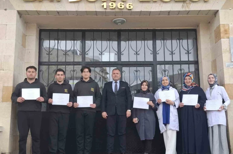 Bayburt Lisesinin Erasmus kafilesi İtalya’dan döndü