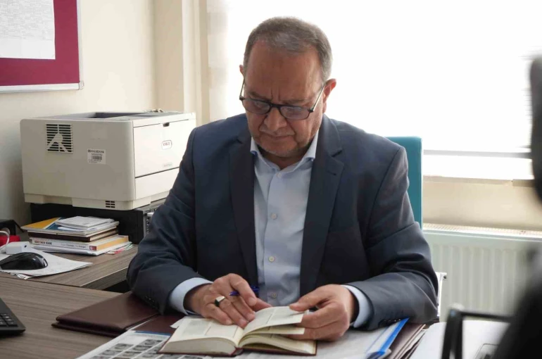Bayburtlu eğitimci mezun olduğu okulda 37 yıldır öğrenci yetiştiriyor