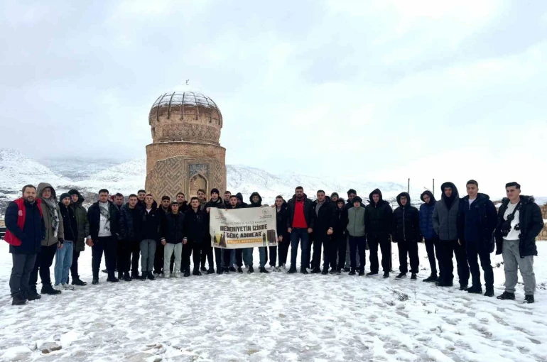 Bayburtlu gençler kültür gezisini tamamladı