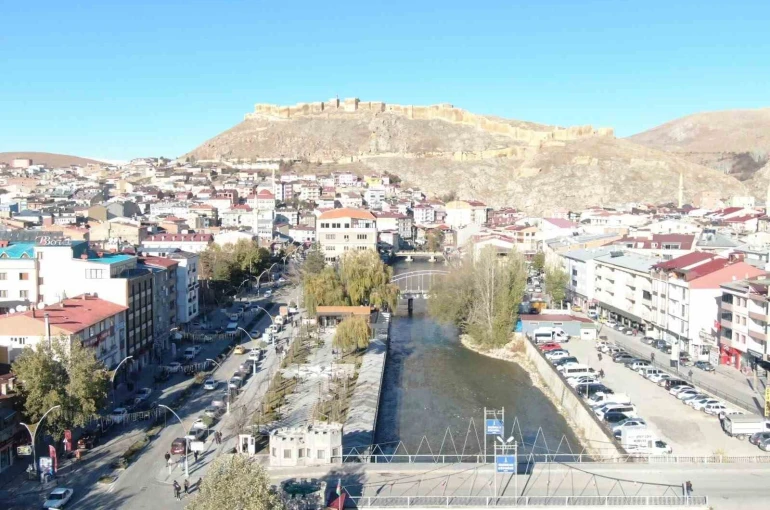 Bayburt’ta 2 vali yardımcısı ve 2 kaymakamın görev yeri değişti