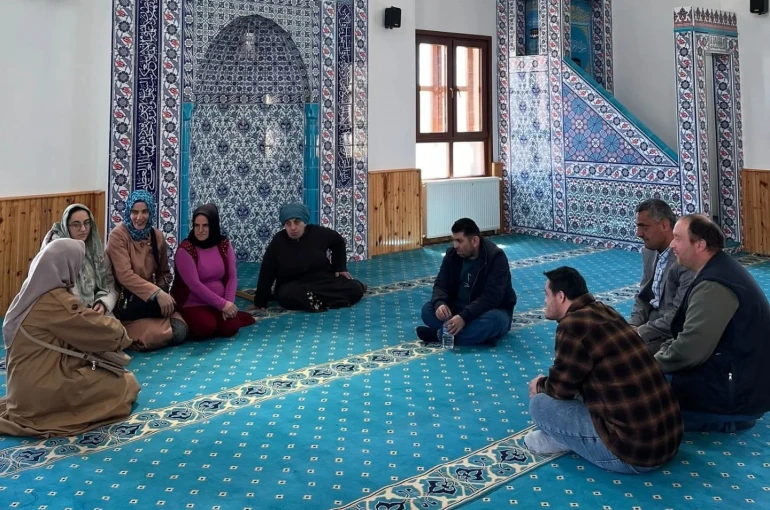 Bayburt’ta engelli vatandaşlar camide buluştu