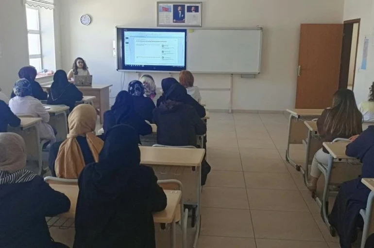 Bayburt’ta HEM kursiyerlerine iletişim becerileri eğitimi verildi