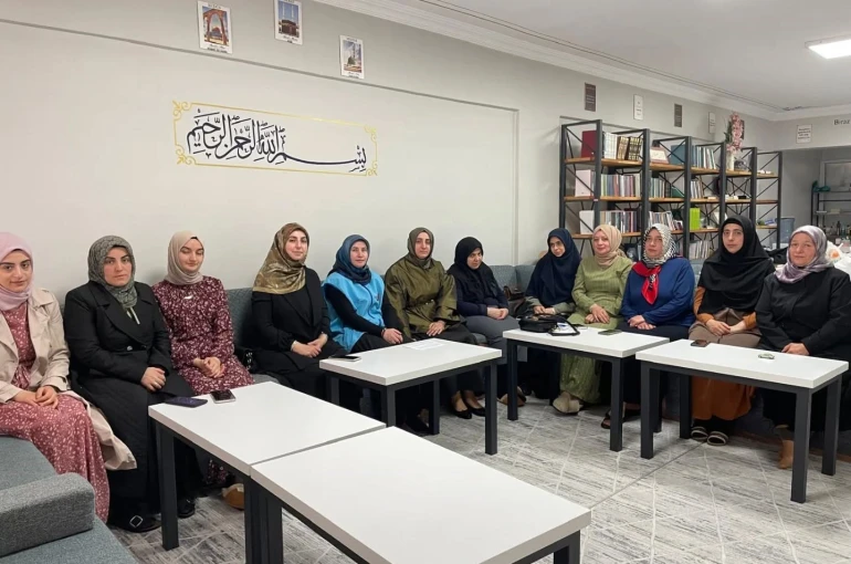 Bayburt’ta kadınlara aile içi iletişim semineri verildi