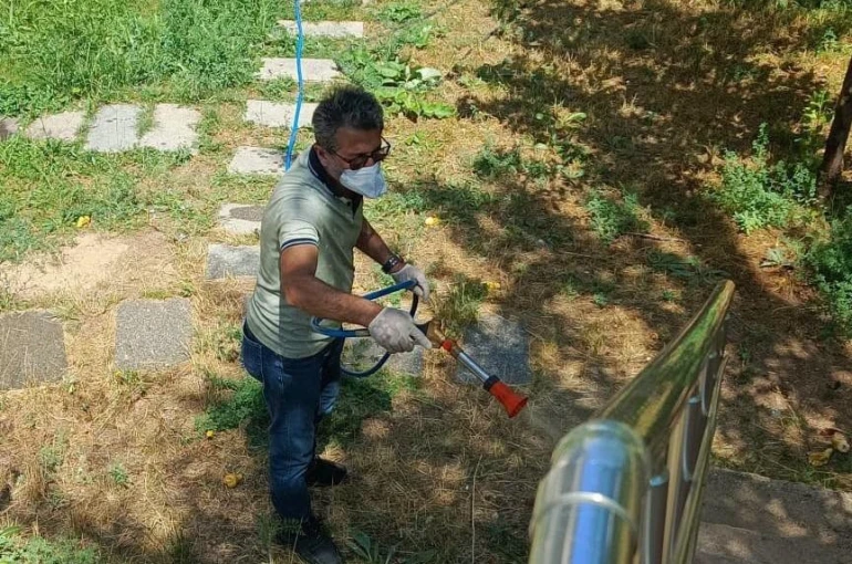 Bayburt’ta larva ilaçlaması ve temizlik çalışmaları sürüyor