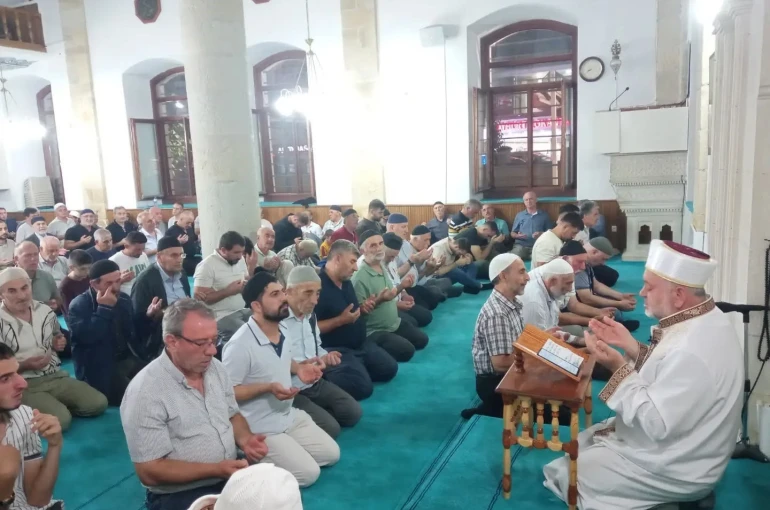 Bayburt’ta Mevlit Kandili tüm camilerde dualarla idrak edildi 