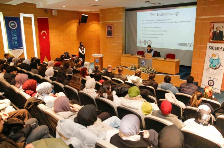 Bayburt’ta öğrenciler yapay zeka destekli dolandırıcılığa karşı bilgilendirildi