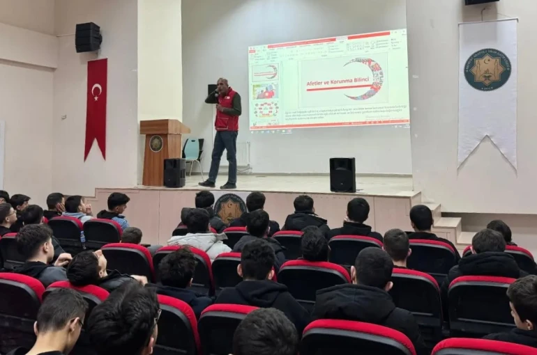Bayburt’ta öğrencilere afet ve korunma bilinci anlatıldı