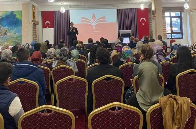 Bayburt’ta Öğretmenlik Uygulamaları Bilgilendirme Toplantısı yapıldı