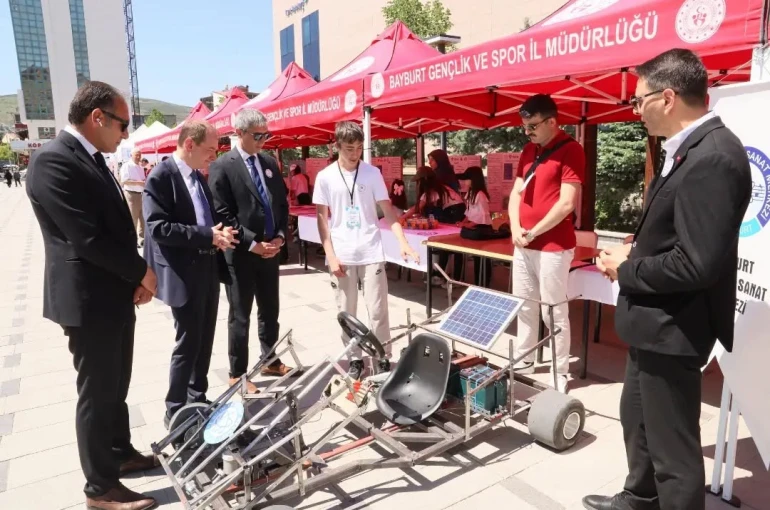 Bayburt’ta okulların örnek çalışmaları sergilendi