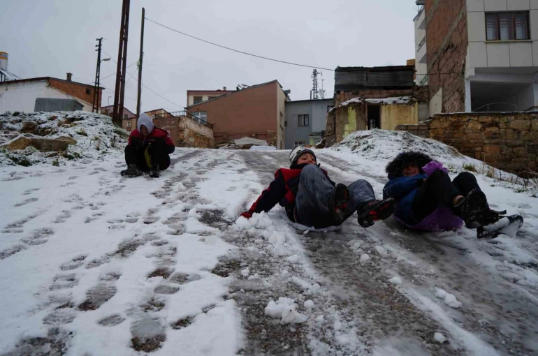 Bayburt’ta termometreler eksi 18’i gördü