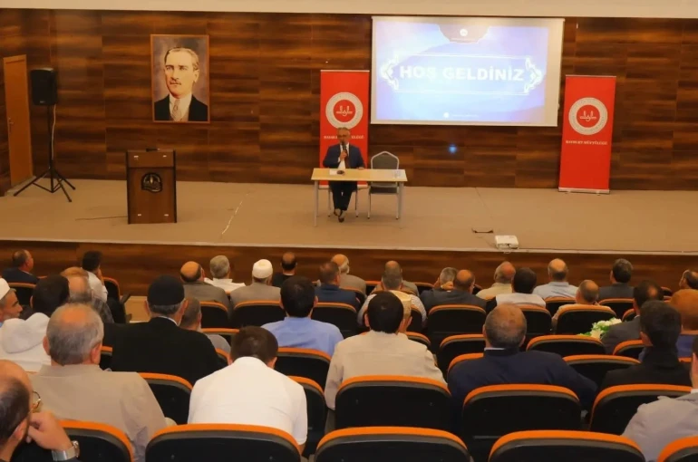 Bayburt’ta yaz Kur’an kursları semineri düzenlendi