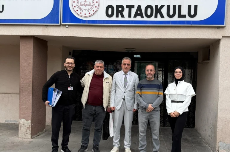 Bayburt’taki okullarda skolyoz taraması yapılıyor