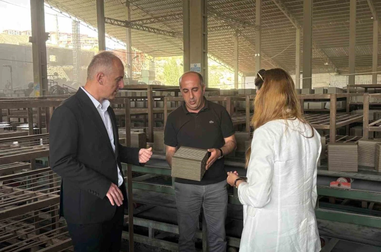 Bayburt’taki tuğla fabrikasında çevre denetimi yapıldı