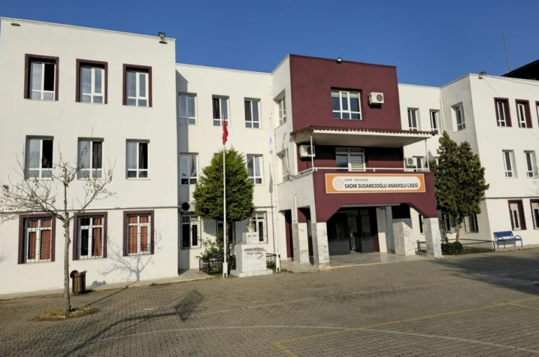 Bayındır Sadık Susamcıoğlu Anadolu Lisesinin Erasmus’a kabulü gurur kaynağı oldu