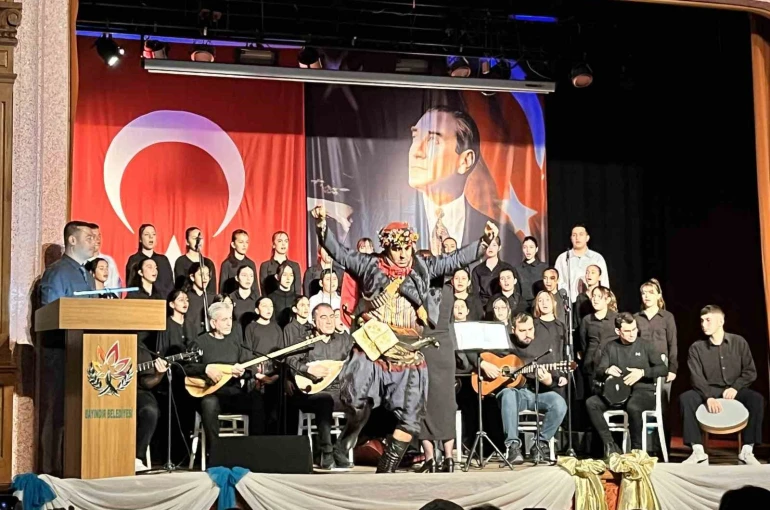 Bayındır’da öğrencilerden türkü şöleni