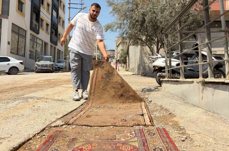 Bayraklı’da bozuk ve çamurlu yollar vatandaşı isyan ettirdi