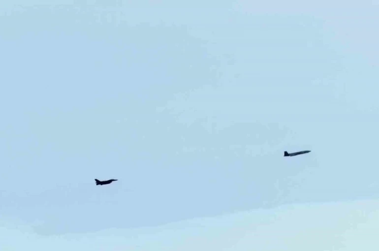 Bayraktar KIZILELMA, F-16’ya kilitlendi, simüle atışta tam isabet