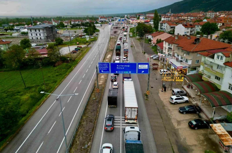 Bayram tatili boyunca Afyonkarahisar’dan yaklaşık 6 milyon araç geçiş yaptı