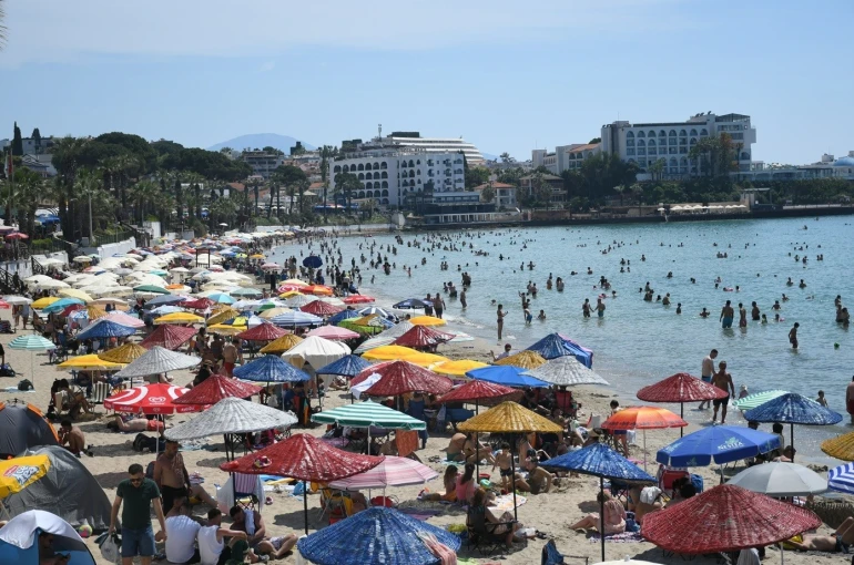 Bayram tatilinde turizmin kalbi Kuşadası’nda attı