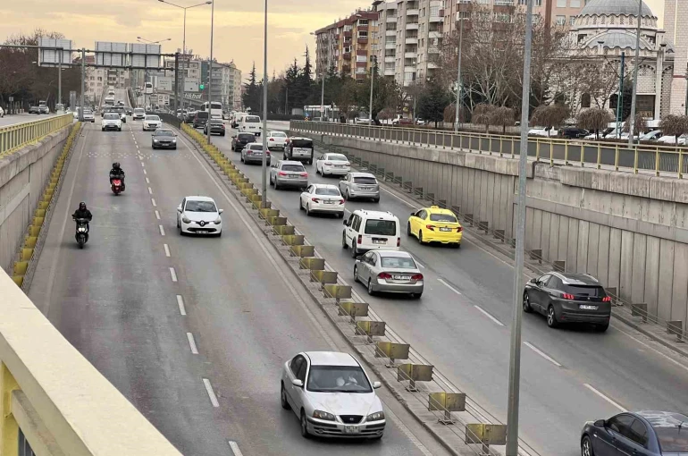 Bayram tatilinde yolda olan sürücülere hayati tavsiyeler