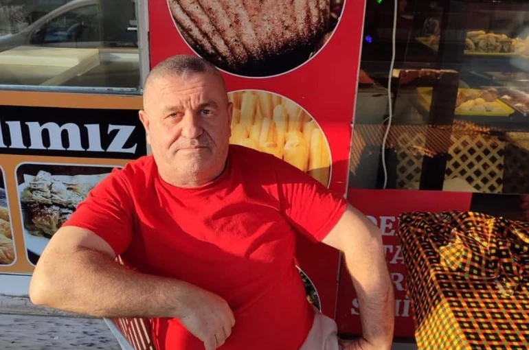 Bayrampaşa’da "laf atma" tartışmasında silahlar konuştu: Tarafları ayırmak isteyen esnaf kurşunların hedefi oldu