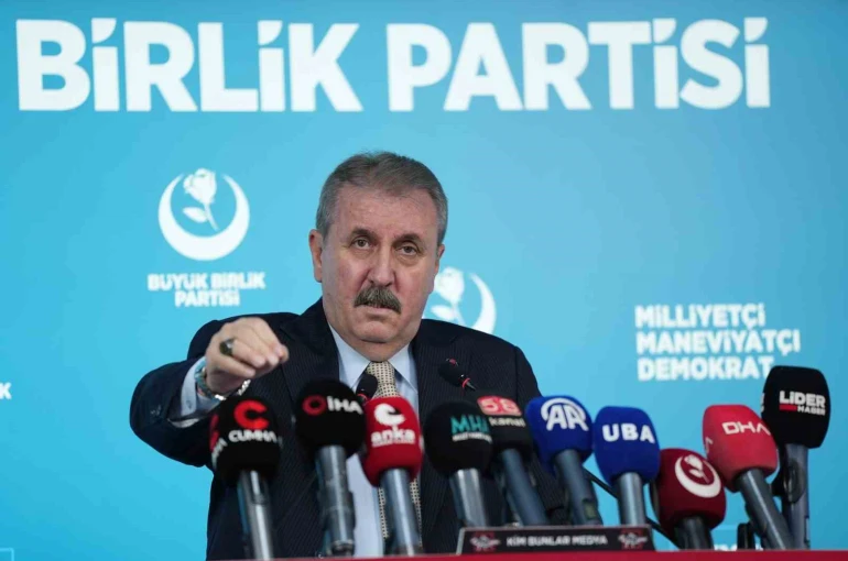 BBP Genel Başkanı Destici: "Savaş mı var bu ülkede de CHP barış konferansı düzenledi?"