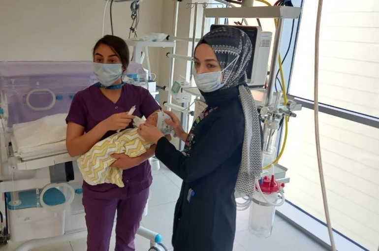 Bebeği araba bagajının üstüne terk edilen anneden 3 yıl sonra gelen itiraf