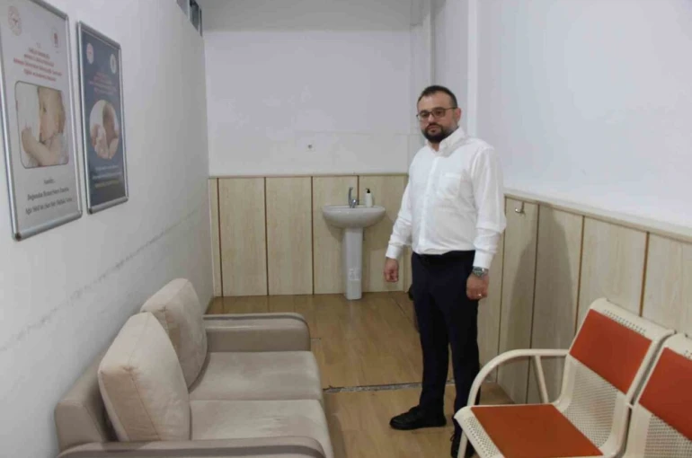 Bebek emzirme odasını eleştiren anneye başhekimden teşekkür