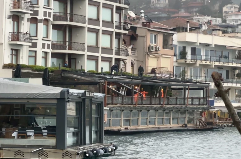 Bebek Otel’de kaçak bölümler yıkılıyor