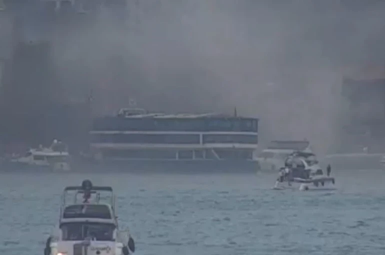 Bebek Sahili’nde teknede çıkan yangın söndürüldü