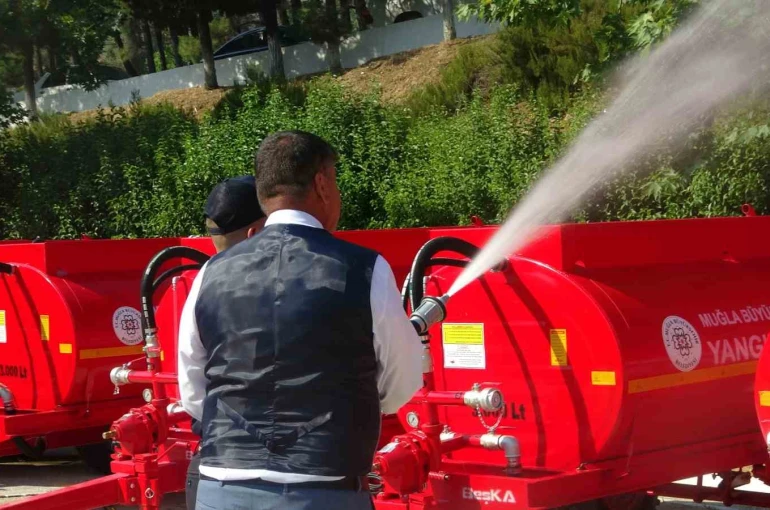 (BEKLESİN) Muğla Büyükşehir’den kırsal mahallelere yangın tankeri desteği